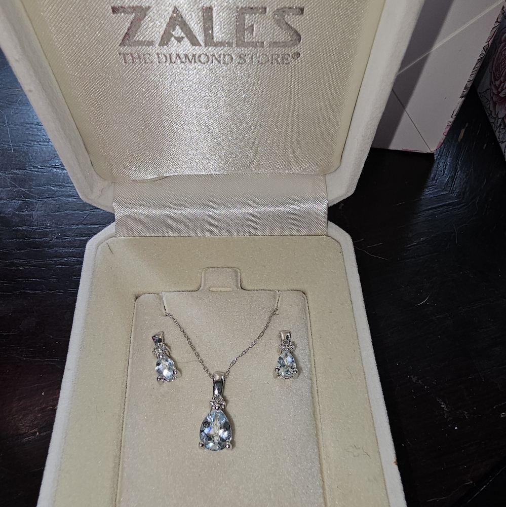 Zale's aquamarine white gold necklace set